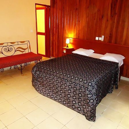 Saffana Hotel Douala Habitación foto