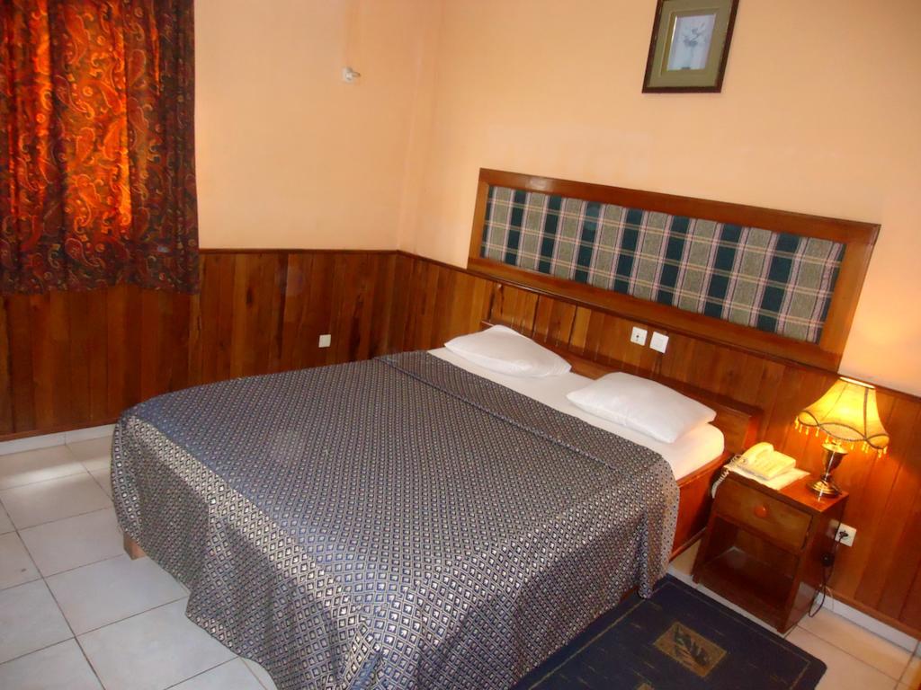 Saffana Hotel Douala Habitación foto