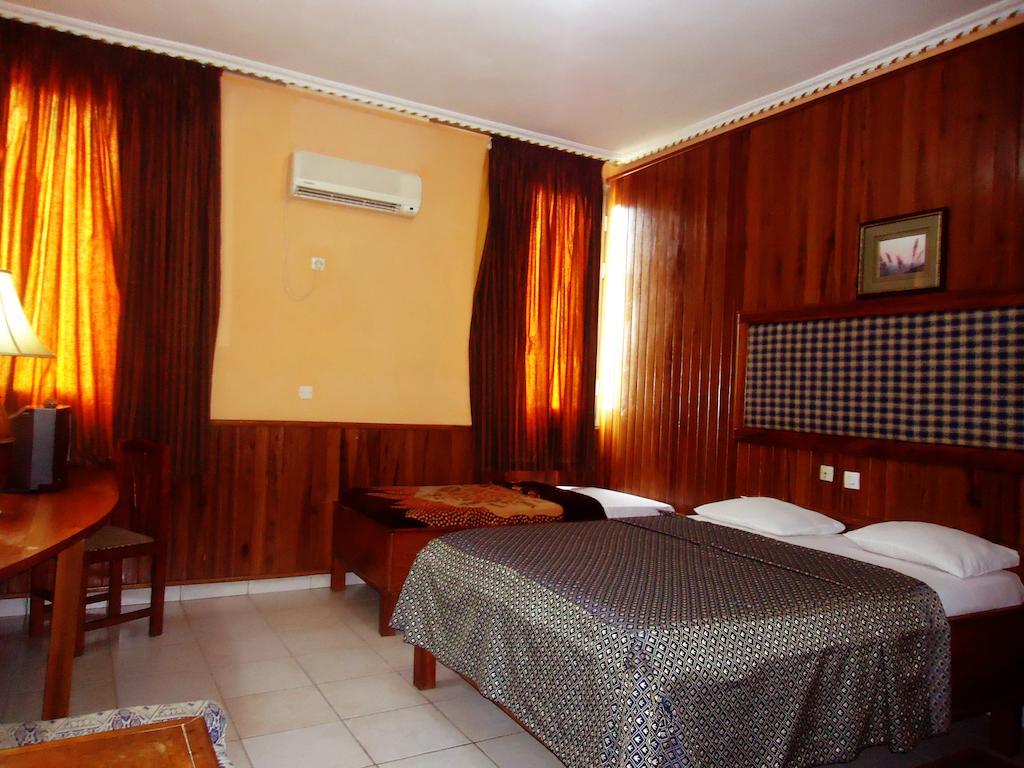 Saffana Hotel Douala Habitación foto